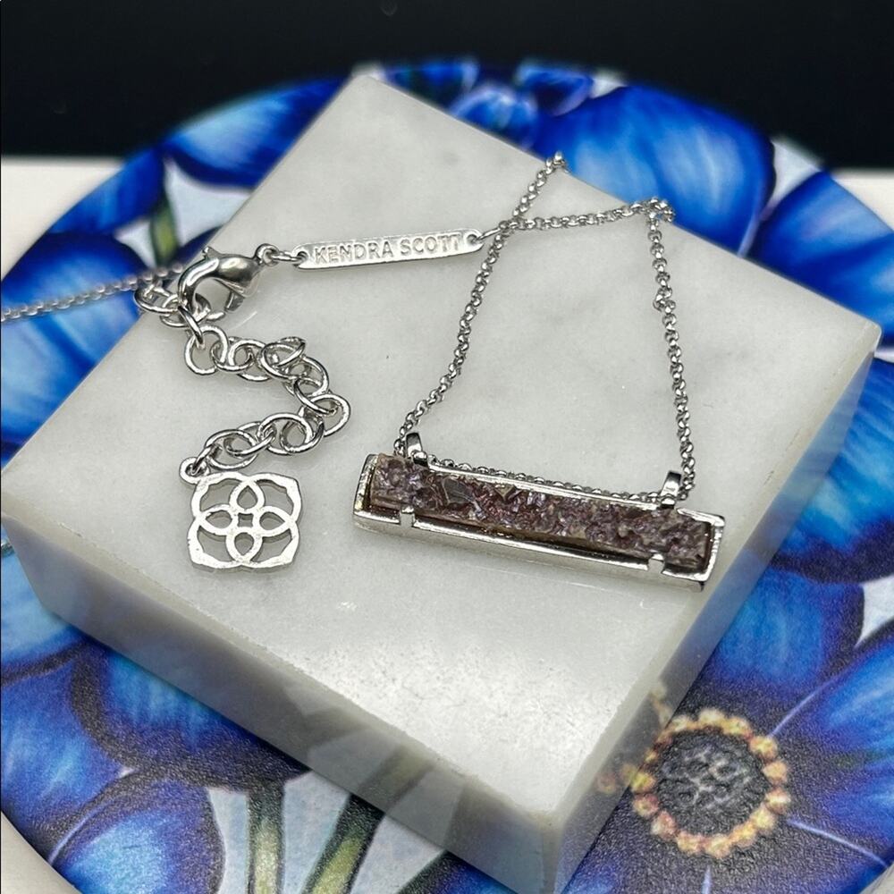 Kendra Scott Pendant Necklace #543 bar silver tone